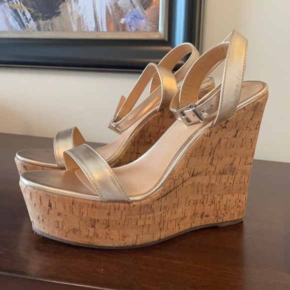 Schutz Eduarda Gold Platform Wedge Sandal - Picture 2 of 11